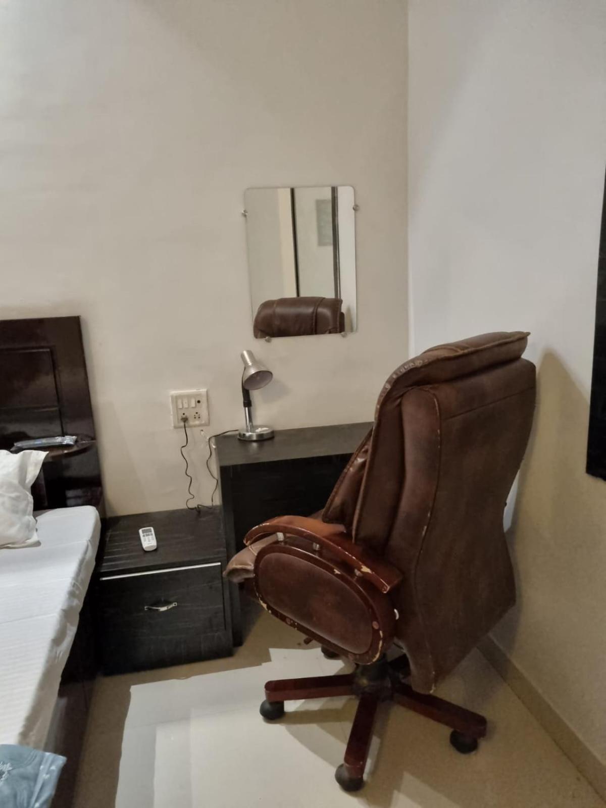 Leela Homestay Jabalpur - Lily - 2 Bhk Luxury Appartment المظهر الخارجي الصورة